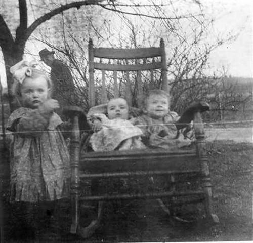 creepy-kids-rocking-chair